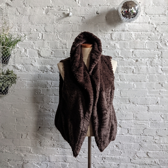 Y2K Vintage Vegan Fur Chunky Textured Chocolate Furry Vest - Picture 6 of 9